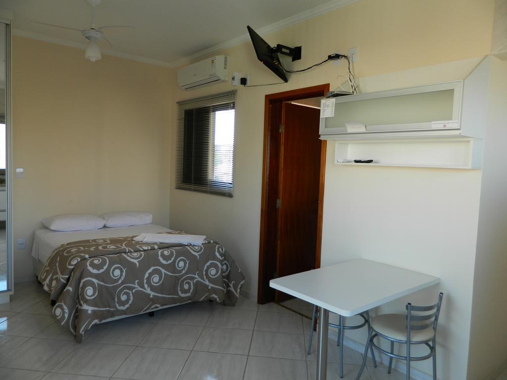 באורו Aries Apart Hotel מראה חיצוני תמונה