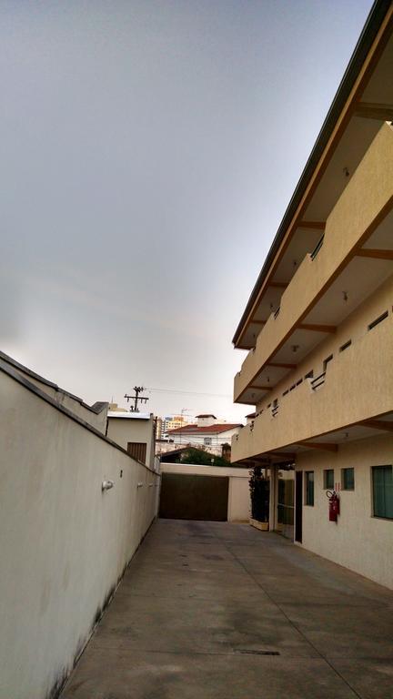 באורו Aries Apart Hotel מראה חיצוני תמונה